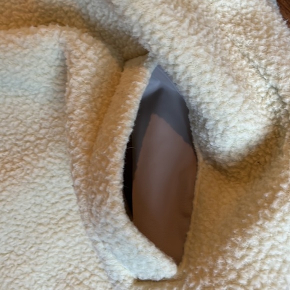 Everlane | The ReNew Fleece Pullover Quarter Snap, Medium, Winter, Pale Yellow - Picture 9 of 11